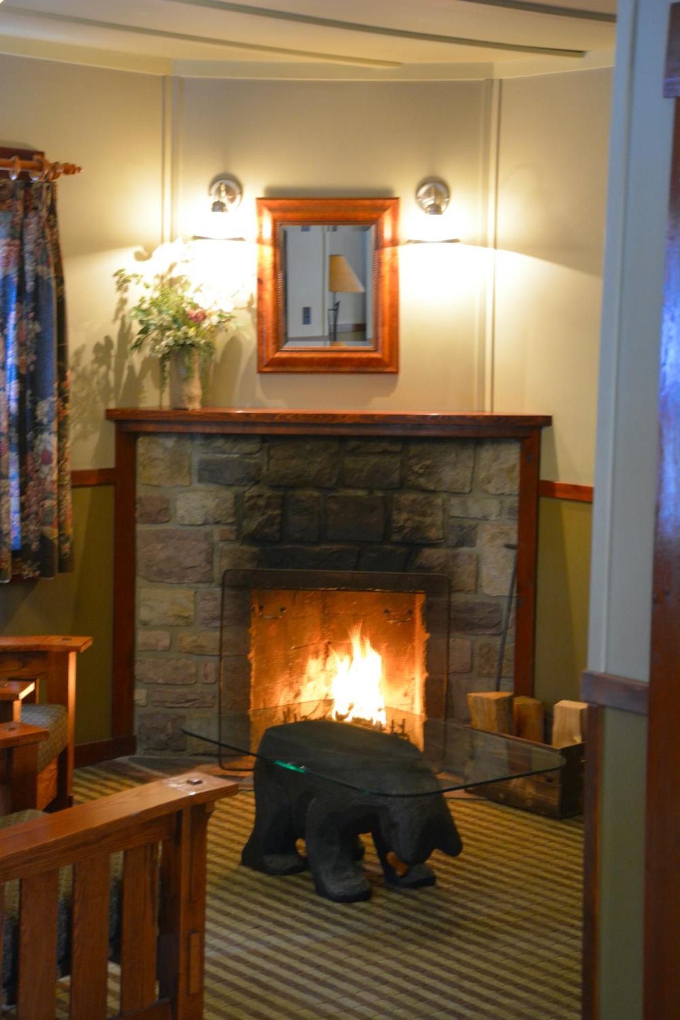 Johnston Canyon Lodge & Bungalows Castle Junction Buitenkant foto